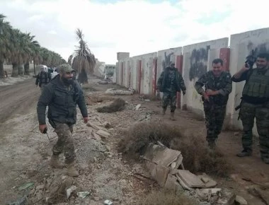 Φυλλάδια πετάει ο συριακός Στρατός στην Α.Γκούτα προς τους αμάχους: «Φύγετε τώρα»(βίντεο)